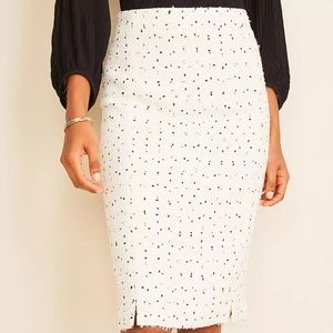 NWT Ann Taylor Textured Tweed Pencil Skirt -- Size 10
